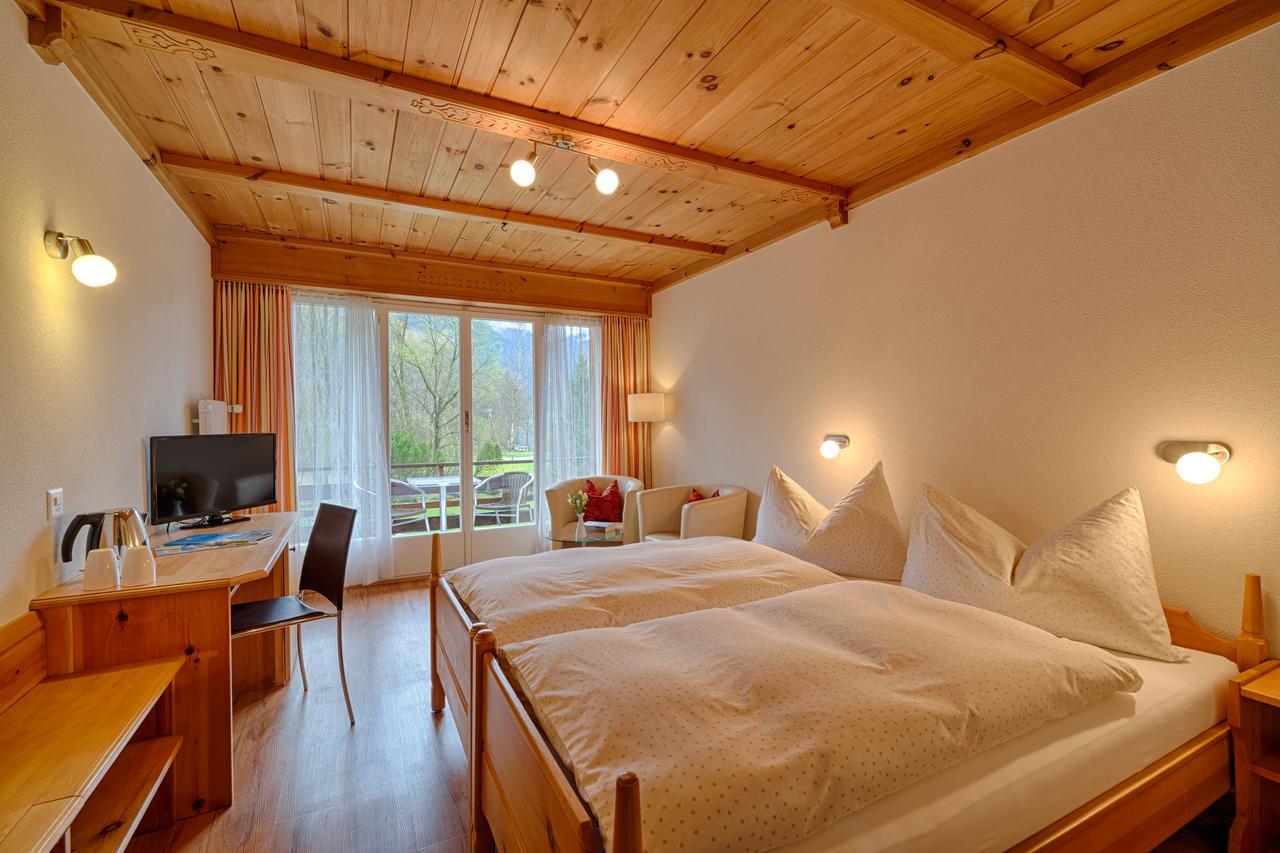 Neuhaus Golf- & Strandhotel Unterseen Екстер'єр фото