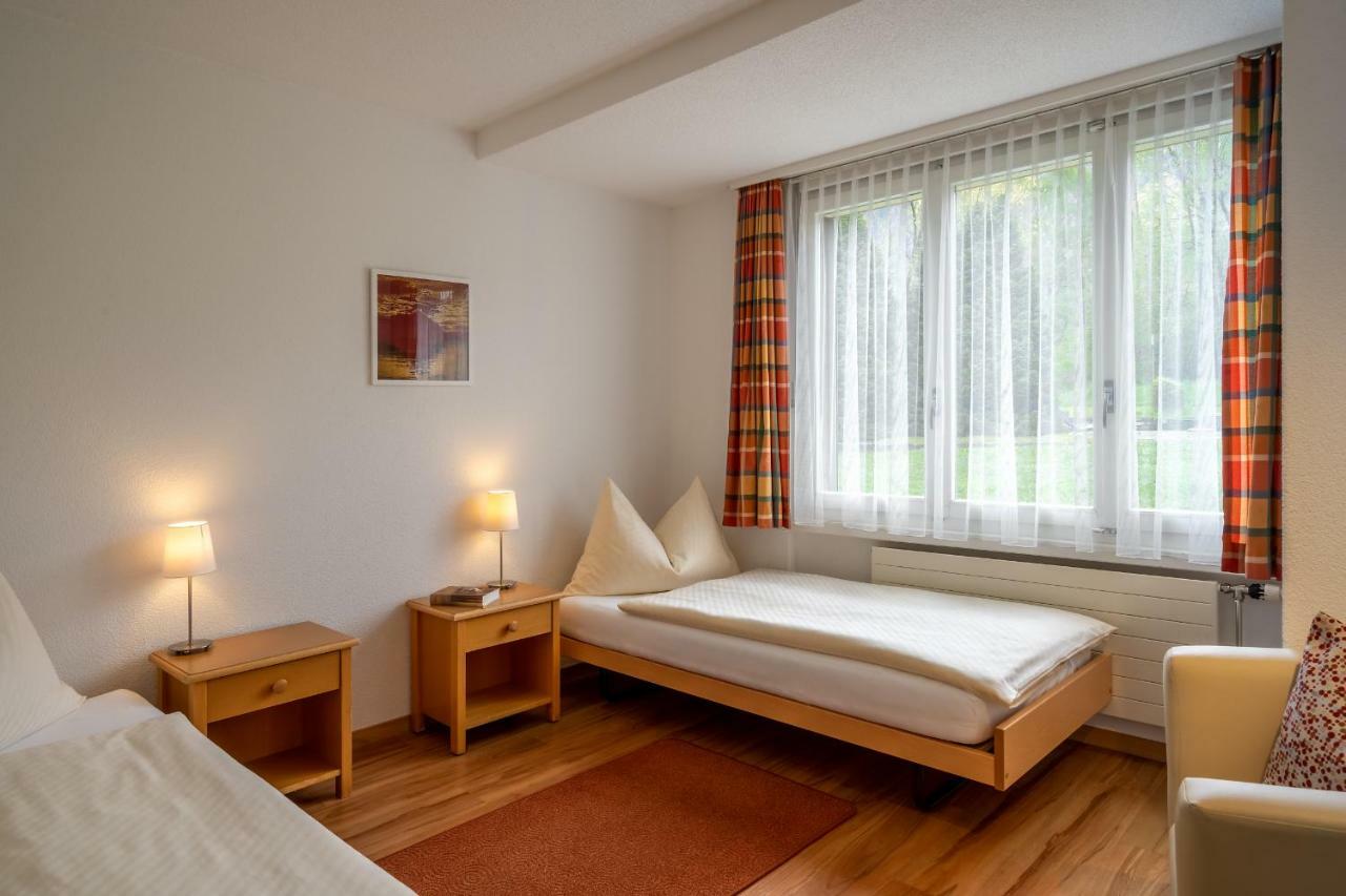 Neuhaus Golf- & Strandhotel Unterseen Екстер'єр фото