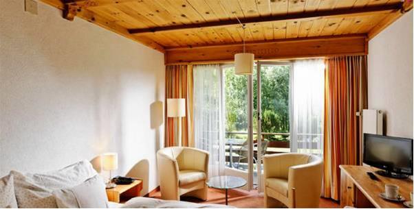 Neuhaus Golf- & Strandhotel Unterseen Екстер'єр фото